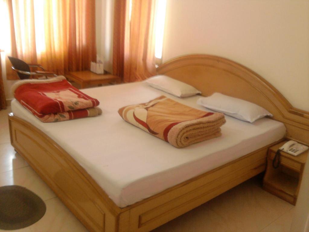 Sapphire Inn Bhīm Tāl Exteriör bild